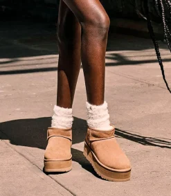 New Bottines Classic Ultra Mini Plateforme Daim Sand Femme Boots & Bottines