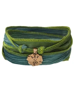 Online Bracelet En Soie A Nouer Et Charm Let Go En Bronze Et Diamant Femme Bracelets