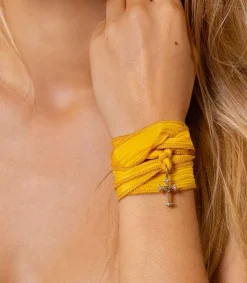 Discount Bracelet En Soie A Nouer Et Charm Mariel Cross En Bronze Et Diamant Femme Bracelets