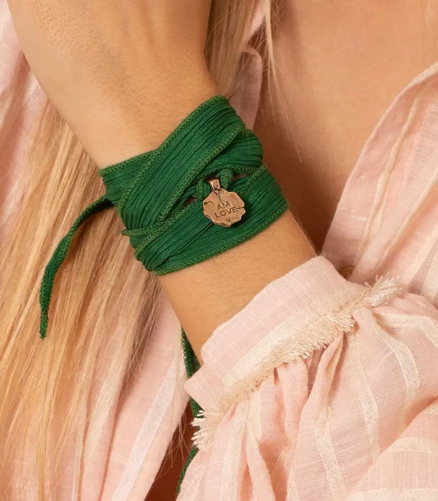 Discount Bracelet En Soie A Nouer Et Charm I Am Love En Bronze Femme Bracelets