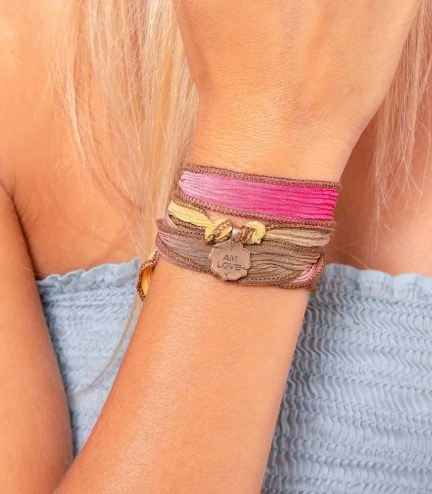 Discount Bracelet En Soie A Nouer Et Charm I Am Love En Bronze Femme Bracelets