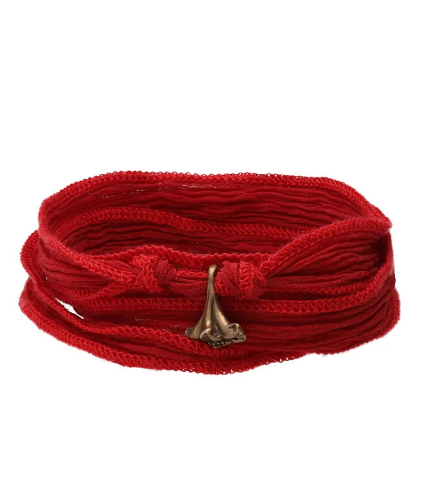 Bracelet En Soie A Nouer Et Charm Le Lily De Paris En Bronze Femme Bracelets