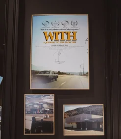 Hot Tableau Avec Cadre "Between The Pages Of My Mind" 30X40Cm Affiches & Tableaux